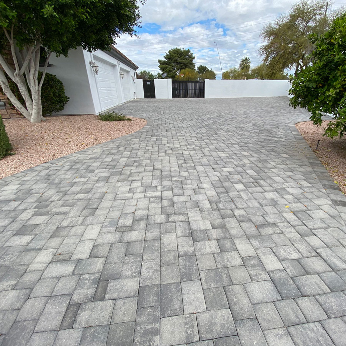 Stone pavers walkway created by GTA Landscaping contractor in Toronto